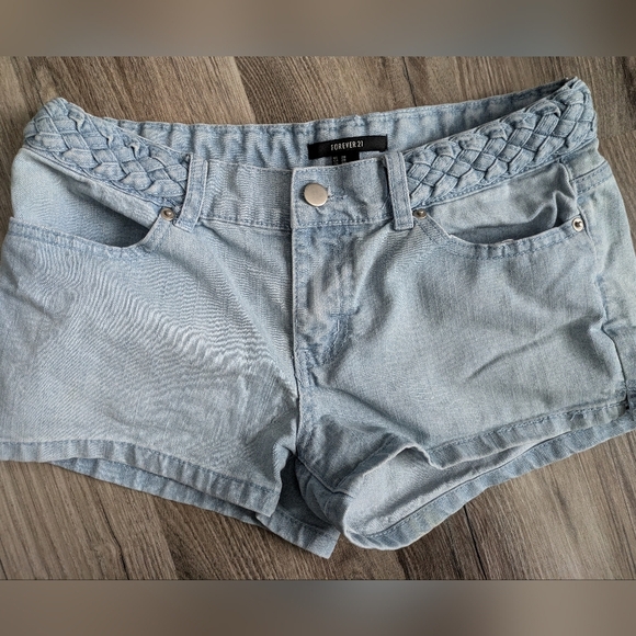 Forever 21 Denim Shorts Size 28 - Picture 1 of 4